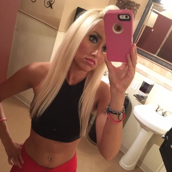 Profile Picture of Brittany Moebes (@bls129) on Poshmark