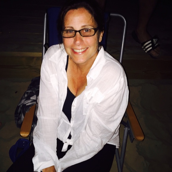 Profile Picture of Jeri Hulitt-hudson (@jerilyn68) on Poshmark