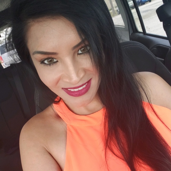 Profile Picture of Liliana Rands (@randsliliana01) on Poshmark