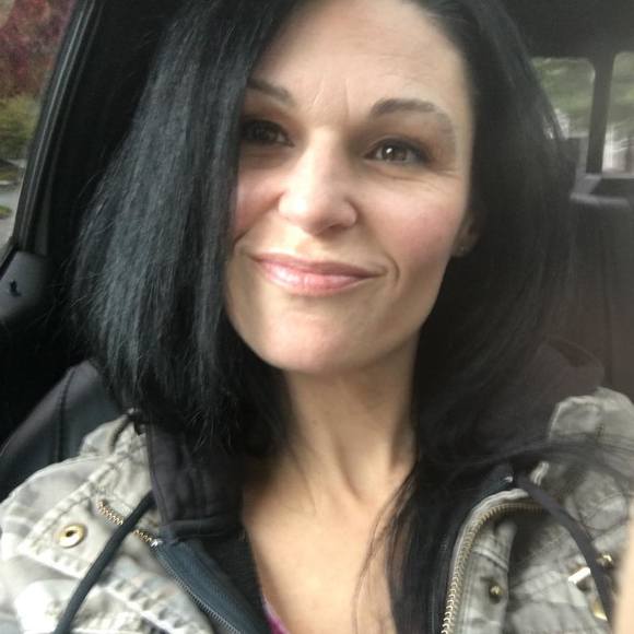 Profile Picture of Lexi Borley (@sabbathb) on Poshmark