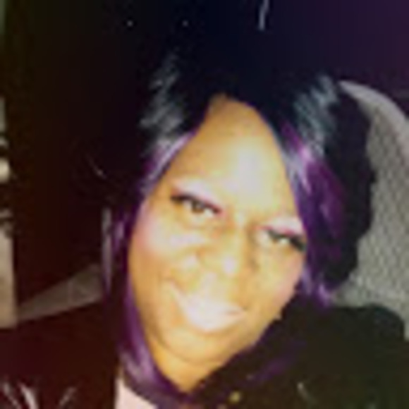 Profile Picture of Michelle Carter (@jaysmom24) on Poshmark
