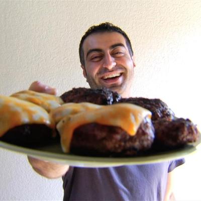 Profile Picture of Al's Burger Club (@AlsBurgerClub) on Twitter