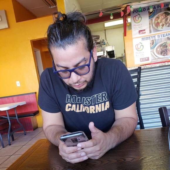 Profile Picture of Julian B. esquivel (@gatobarrios) on Poshmark