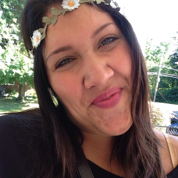 Profile Picture of Michelle Miltner (@mmiltner) on Poshmark