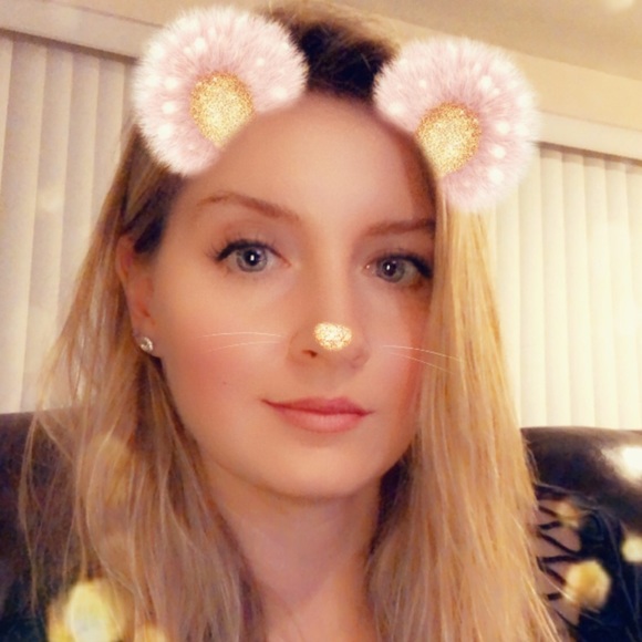Profile Picture of Marzena Abramowitz (@marenek) on Poshmark