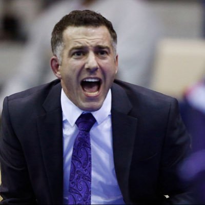 Profile Picture of Michael E. Scott (@FlirtWithBieber) on Twitter