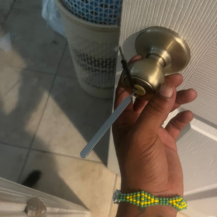 Profile Picture of American 🇺🇸 Locksmith (@adrianlocksmith) on Tiktok