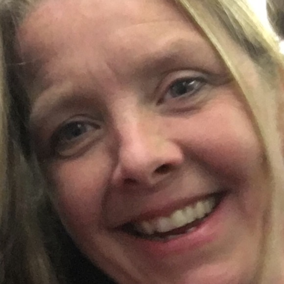 Profile Picture of Maureen Wease (@mweasey) on Poshmark