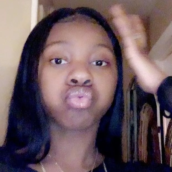 Profile Picture of Samiyah Samiyah (@miyaaah_xx3) on Poshmark