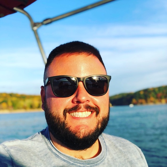 Profile Picture of Brandon Keeling (@bkeeling01) on Poshmark