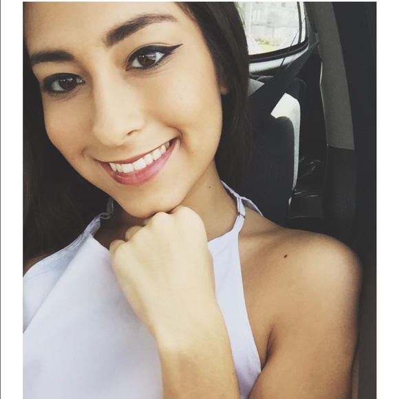 Profile Picture of Mariela Serrano (@marielass27) on Poshmark