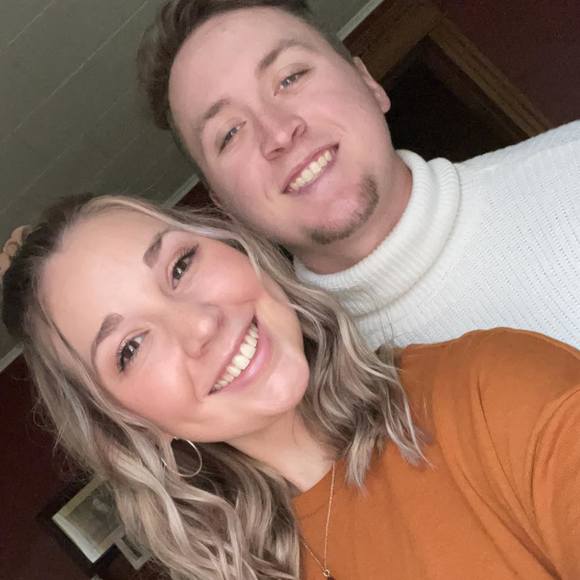 Profile Picture of Kenzie Yurkewicz (@kenz_yurk) on Poshmark