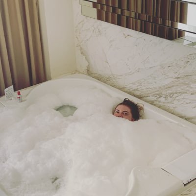 Profile Picture of A M Y  🌚 (@amyreilly55) on Twitter