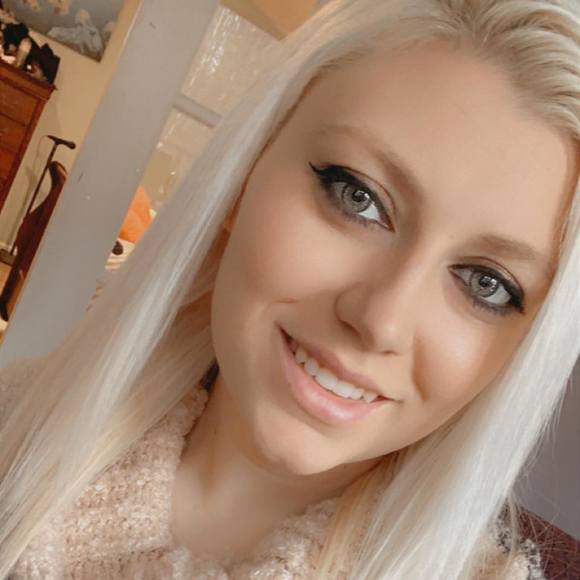 Profile Picture of Brittany Huckabone (@bhuckabone06) on Poshmark