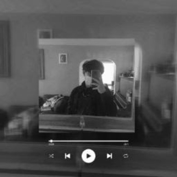 Profile Picture of Alejandro Esquivel (@ae4681387) on Poshmark