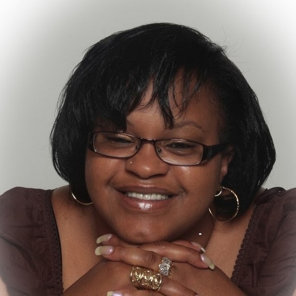 Profile Picture of Latania Berryman (@berrymanlatania) on Poshmark