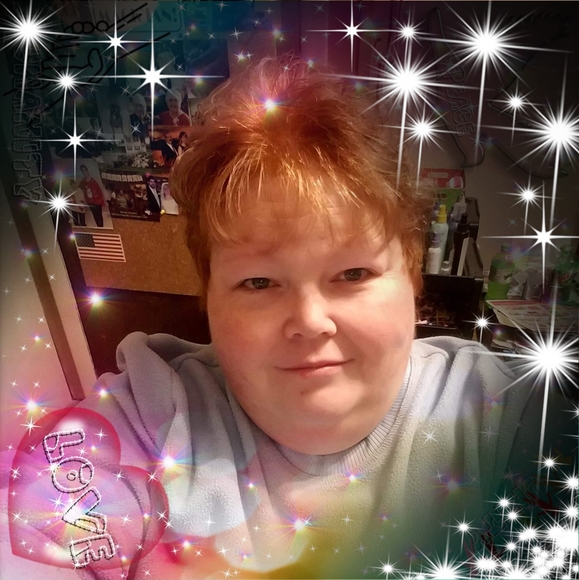 Profile Picture of Lauri Greindl (@laurigreindl) on Poshmark