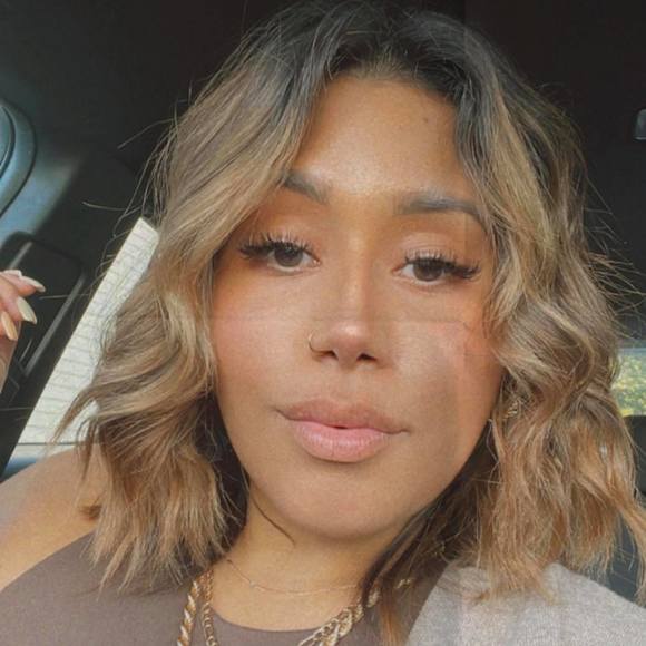 Profile Picture of Erika Jimenez (@erikacorrin1024) on Poshmark