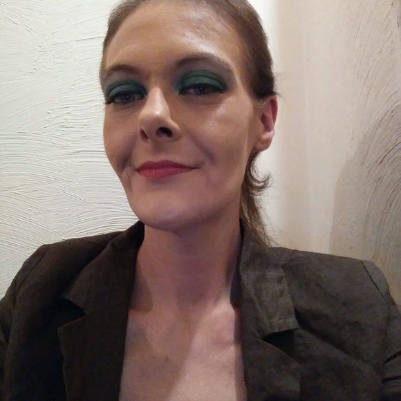 Profile Picture of Cassandra Carbee (@blackeyedcat69) on Poshmark