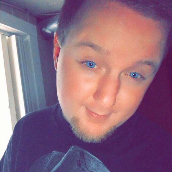 Profile Picture of Tyson Zollner (@tyson_zollner) on Poshmark