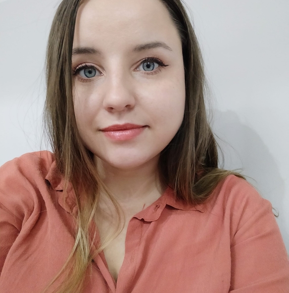 Profile Picture of Agnieszka Piechowiak (@agnieszkap) on Poshmark