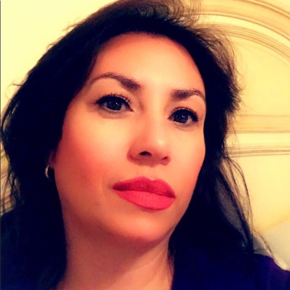 Profile Picture of Sandra Dagraca (@sandradagraca) on Poshmark