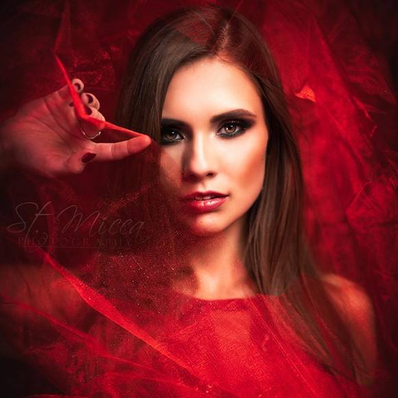 Profile Picture of Olena Luchko (@olenaluch) on Poshmark