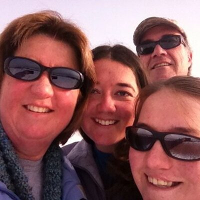 Profile Picture of Lisa Duggan (@lisad2787) on Twitter