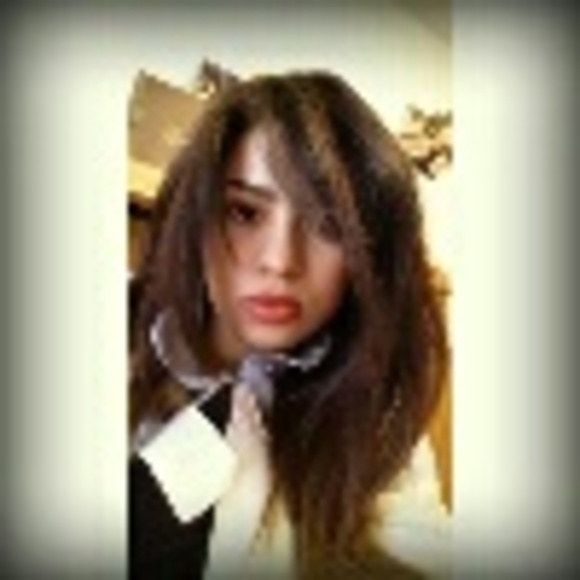 Profile Picture of Ada Carrera (@divaglamour) on Poshmark