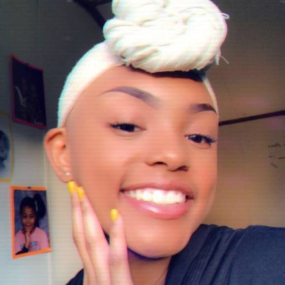 Profile Picture of Chyna Bradshaw (@chinaa18) on Poshmark