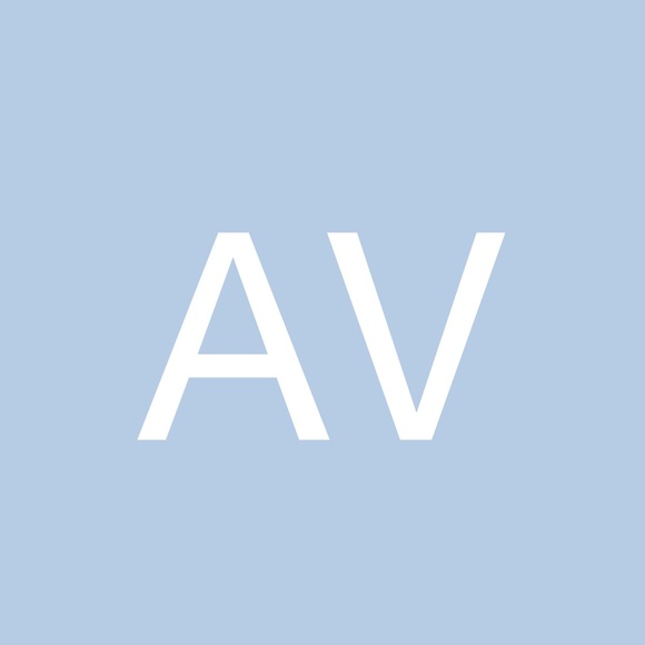 Profile Picture of Abby Vanderwall (@abbyvanderwall) on Poshmark