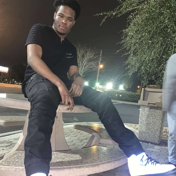 Profile Picture of Henrickey Francois (@henrickeyf) on Poshmark