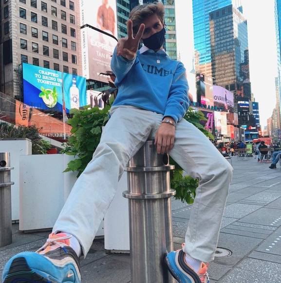 Profile Picture of Krystof Lapotsky (@krystoflapotsky) on Poshmark