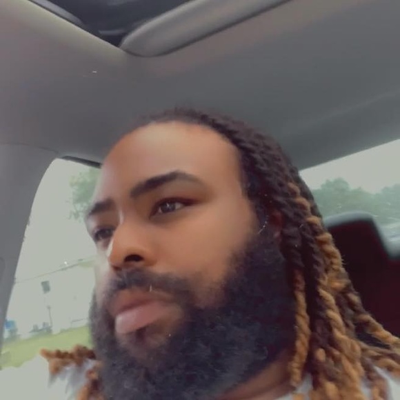 Profile Picture of Andre Poole (@shinha00) on Poshmark