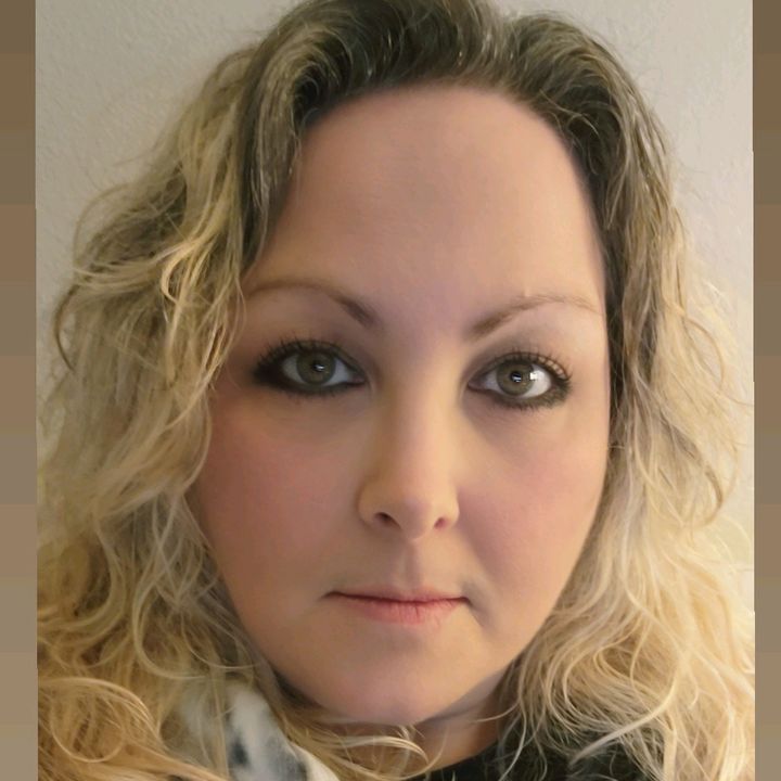Profile Picture of Shelly Larkin (@shalingo71) on Tiktok