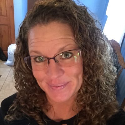 Profile Picture of LoriRae (@LoriRaeLoLo) on Twitter