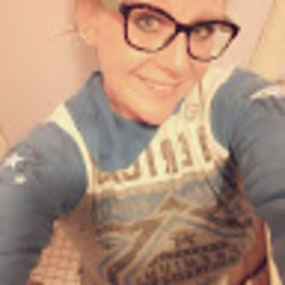 Profile Picture of Melissa Grady (@melissagrady209) on Poshmark