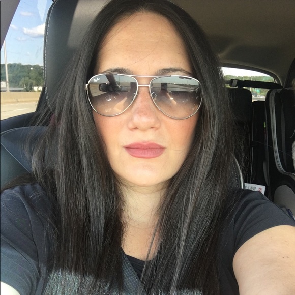 Irina Komito - Poshmark Profile Picture of Irina Komito (@msdreyzin) on Poshmark