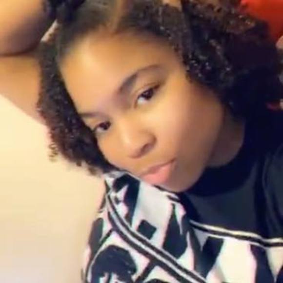 Profile Picture of Armonie Benton (@abentob) on Poshmark