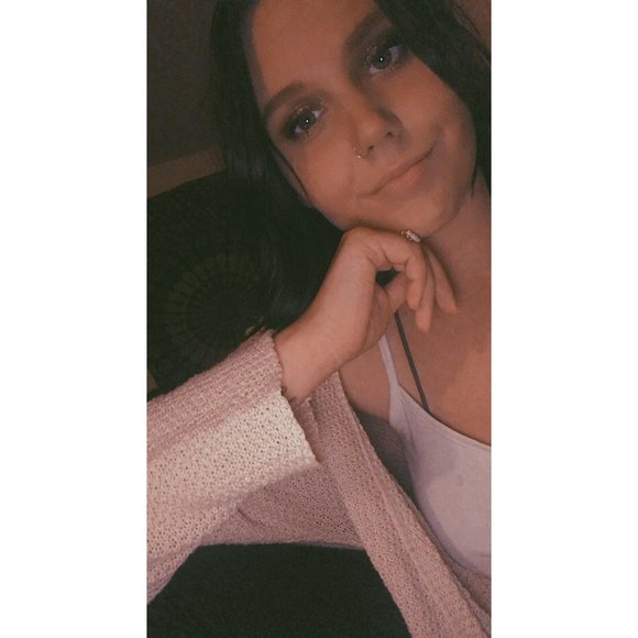 Haley Knorr - Poshmark Profile Picture of Haley Knorr (@haleyknorr) on Poshmark