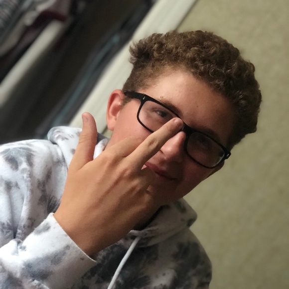 Profile Picture of Andrew Webb (@andrewwebb12) on Poshmark
