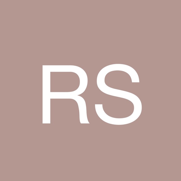 Profile Picture of Ruchi Singh (@ruchisingh665) on Poshmark