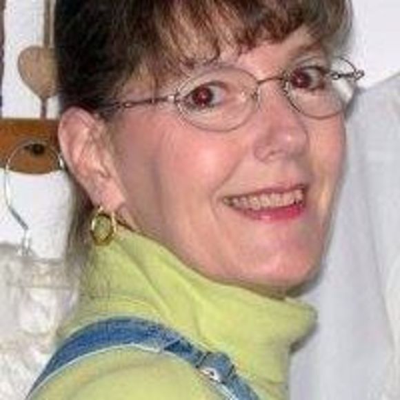 Profile Picture of Lisa Alff (@lasa1959) on Poshmark