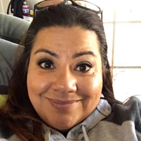 Sonya Utz - Poshmark Profile Picture of Sonya Utz (@sonyatutz) on Poshmark