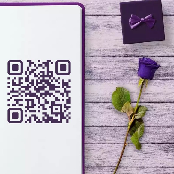 Profile Picture of Paula Miller (@sparkletini_d) on Poshmark