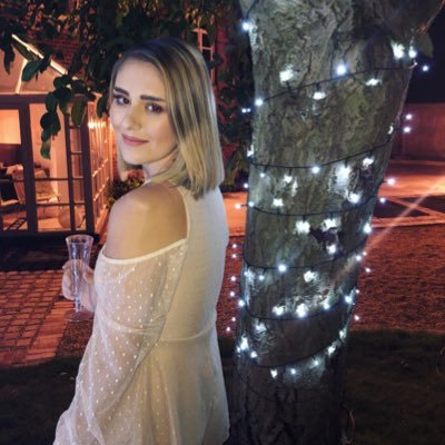 Profile Picture of Laura Donald (@lauradonaldxx) on Twitter