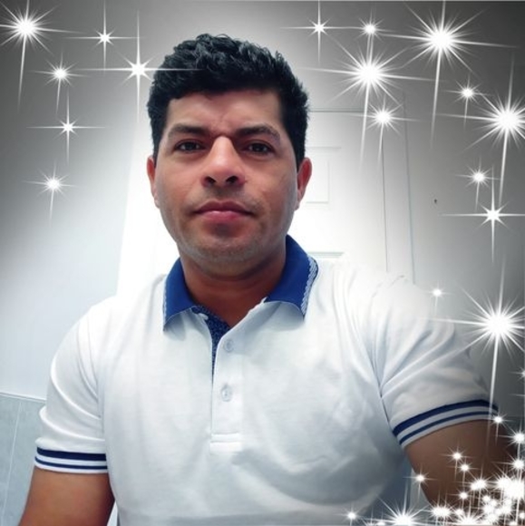 Profile Picture of Eliseo Calles (@eliseocalles6) on Poshmark