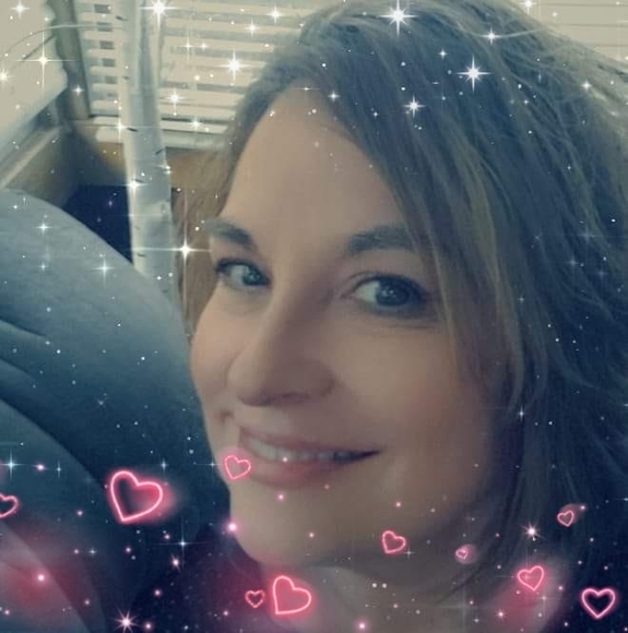 Profile Picture of Kim Scales (@kim_scales) on Poshmark