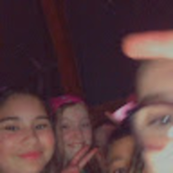 Profile Picture of Sophie Pawson (@sophiepawson) on Poshmark