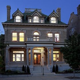 Profile Picture of Julie Weissend Dovetail Construction (@juliaweissend) on Pinterest